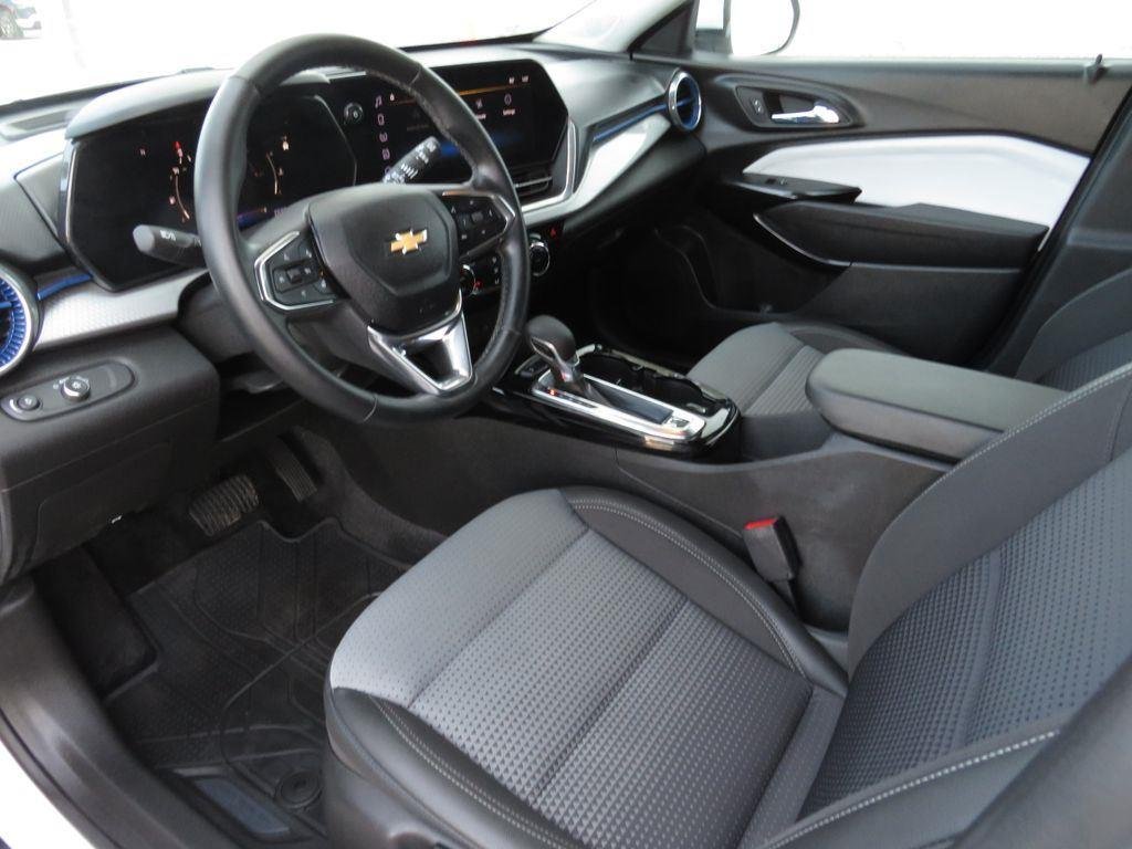 Used 2024 Summit White Chevrolet LT image 19