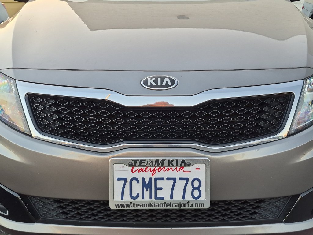 Used 2013 Silver Kia EX image 5