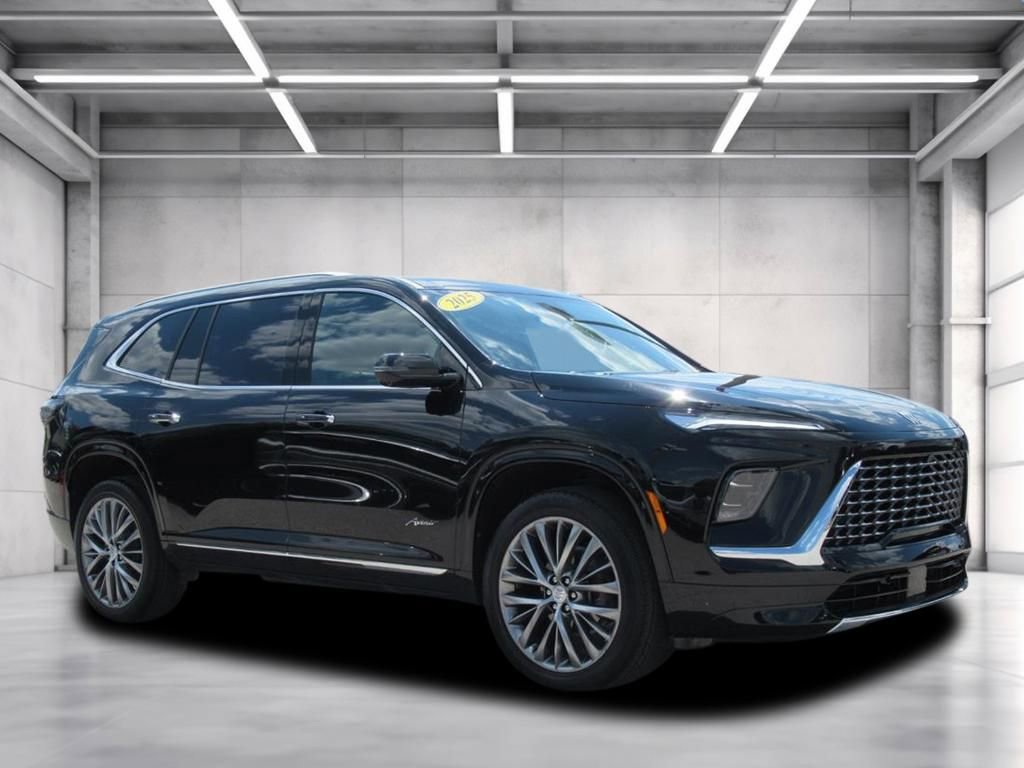 2025 Buick Enclave Avenir's photo