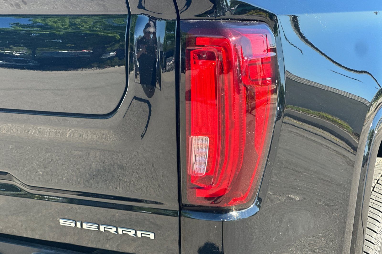 Used 2019  GMC Denali image 27