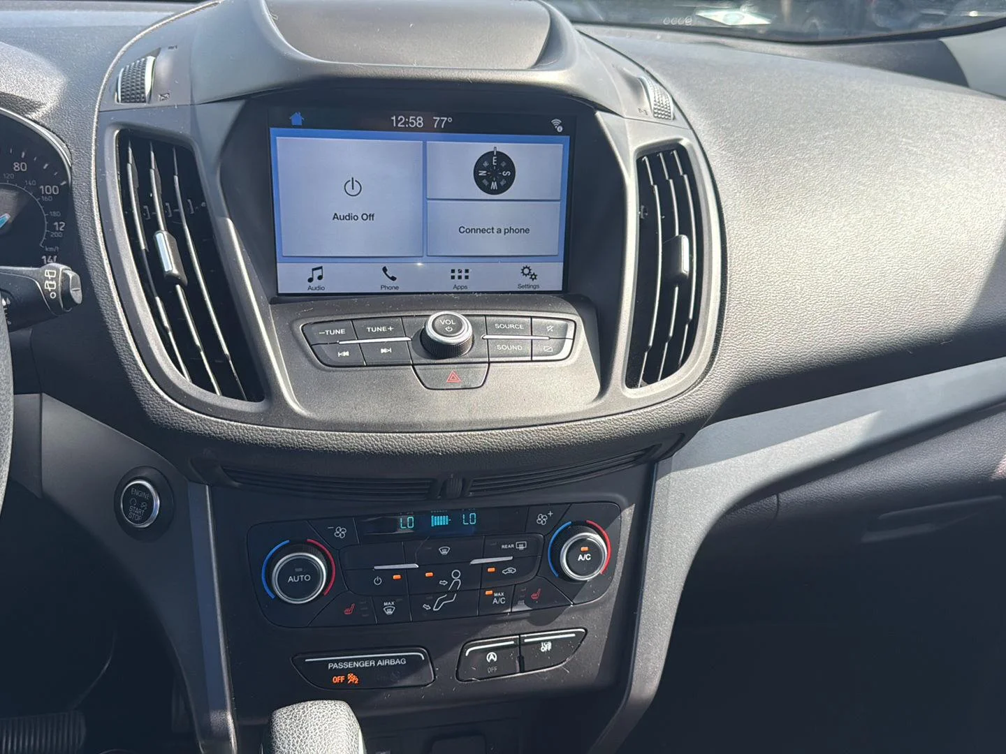 Used 2019 Sedona Orange Ford SE image 10