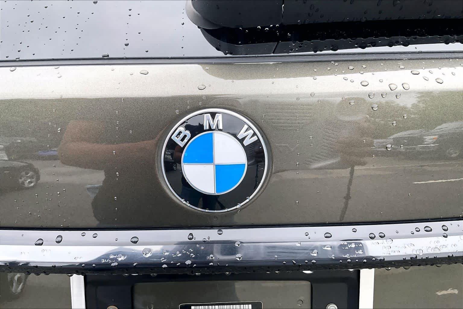 Used 2024 Manhattan Green Metallic BMW xDrive40i image 32