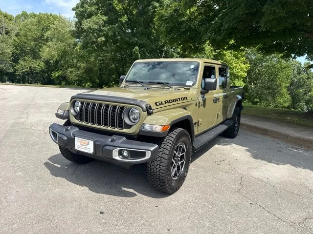 Used 2025  Jeep High Tide image 3