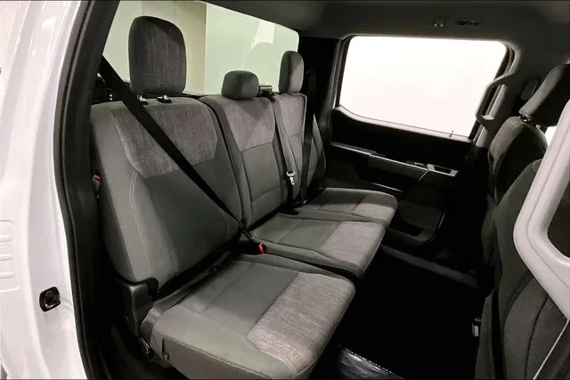 Used 2024 Oxford White Ford XLT image 24