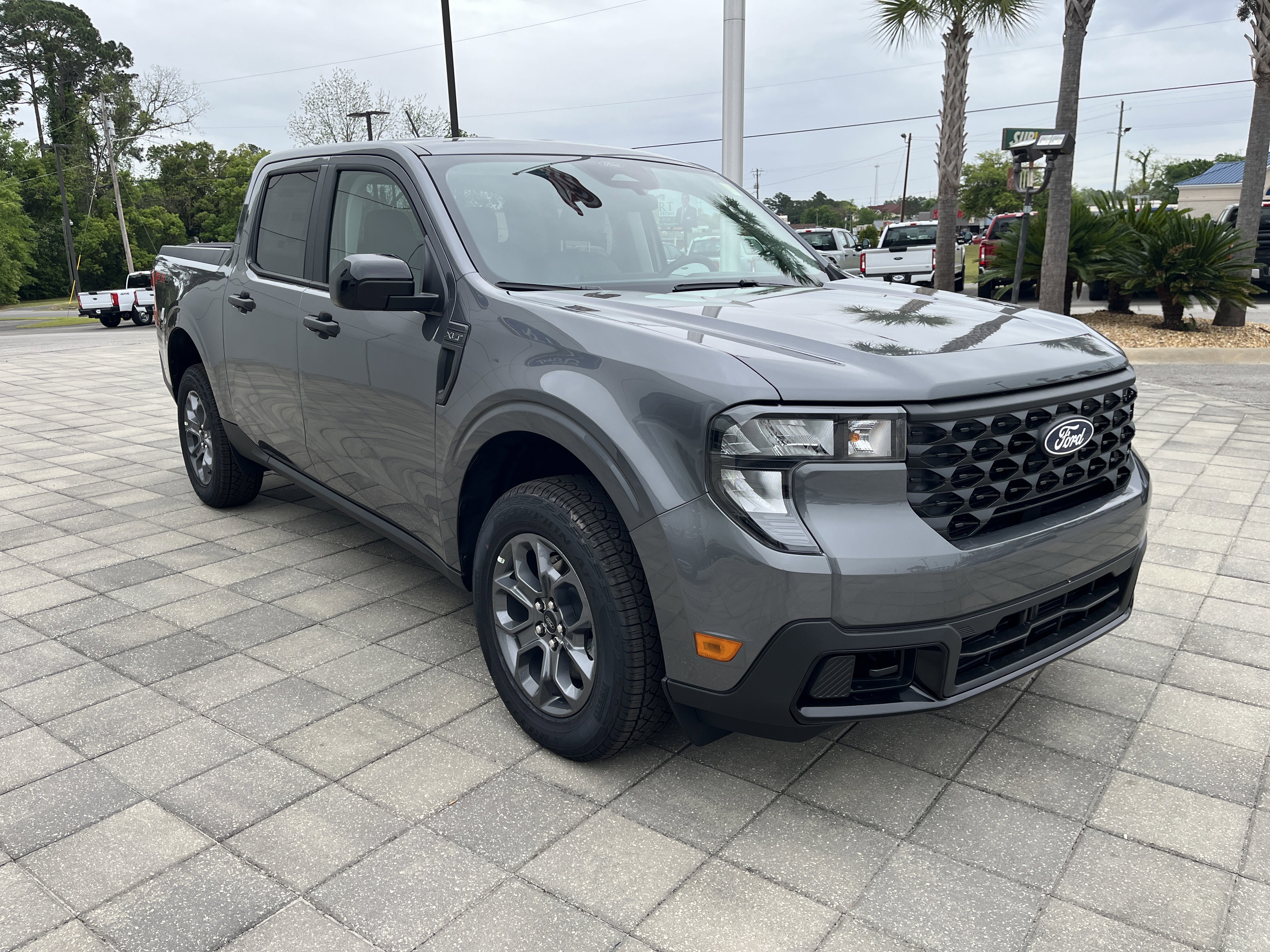 New 2026 Carbonized Gray Metallic Ford XLT image 8