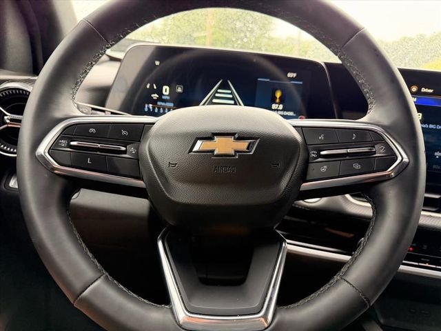 Used 2025 Green Chevrolet LT image 13