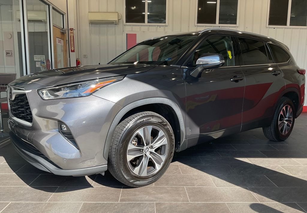 Used 2022 Gray Toyota XLE image 2