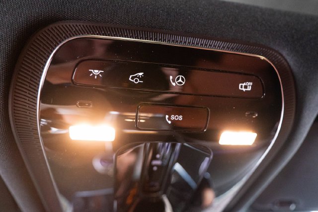 New 2027 Polar White Mercedes-Benz GLC 300 image 29