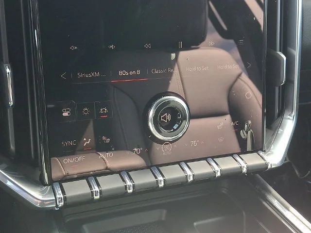 New 2027 Glacier White Tricoat GMC Elevation image 15