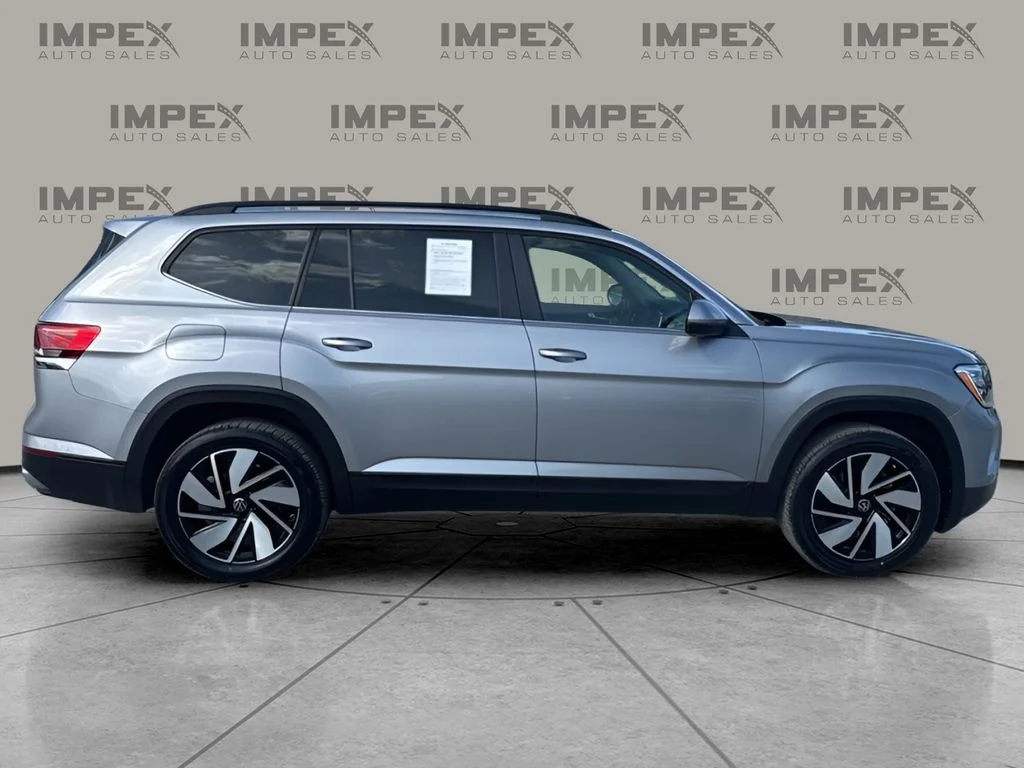 Used 2025 Silver Volkswagen 2.0T SE w/Technology image 6