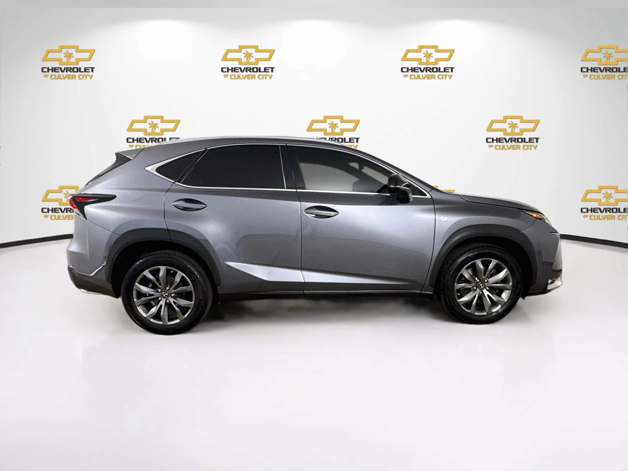 Used 2016  Lexus FWD 4dr image 9