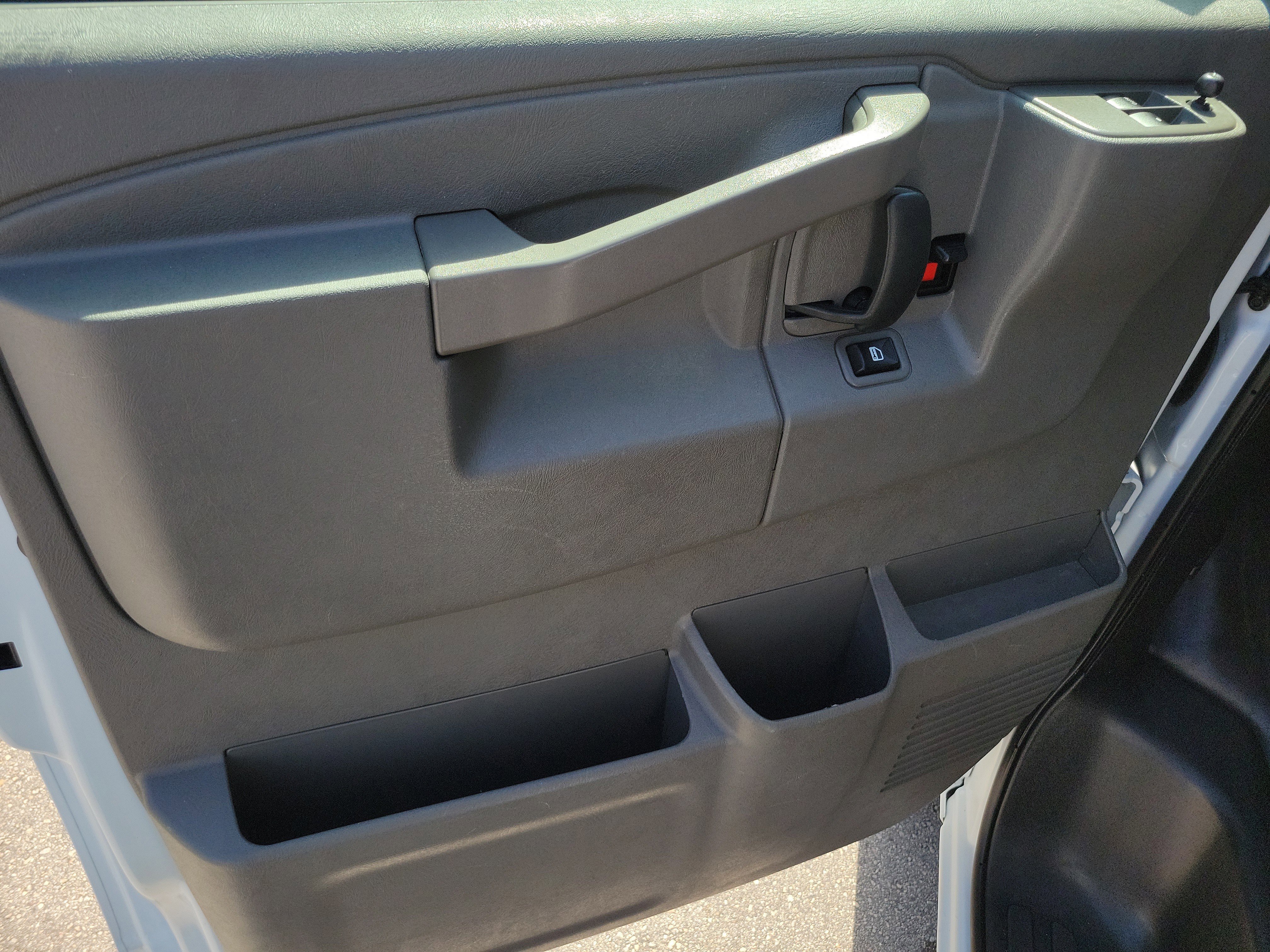 Used 2025 White Chevrolet Work Van image 16