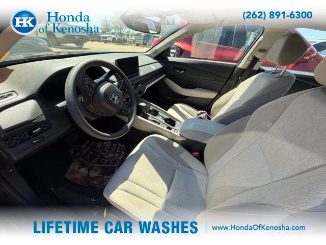 Certified Used 2025 Meteorite Gray Metallic Honda 1.5T SE image 5