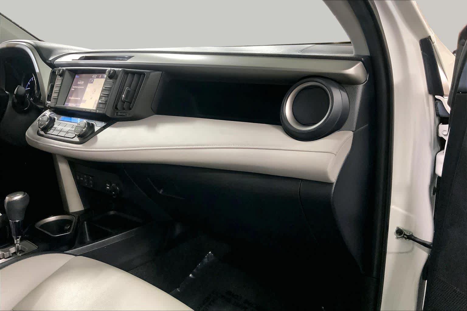 Used 2017 Blizzard Pearl Toyota Limited image 19