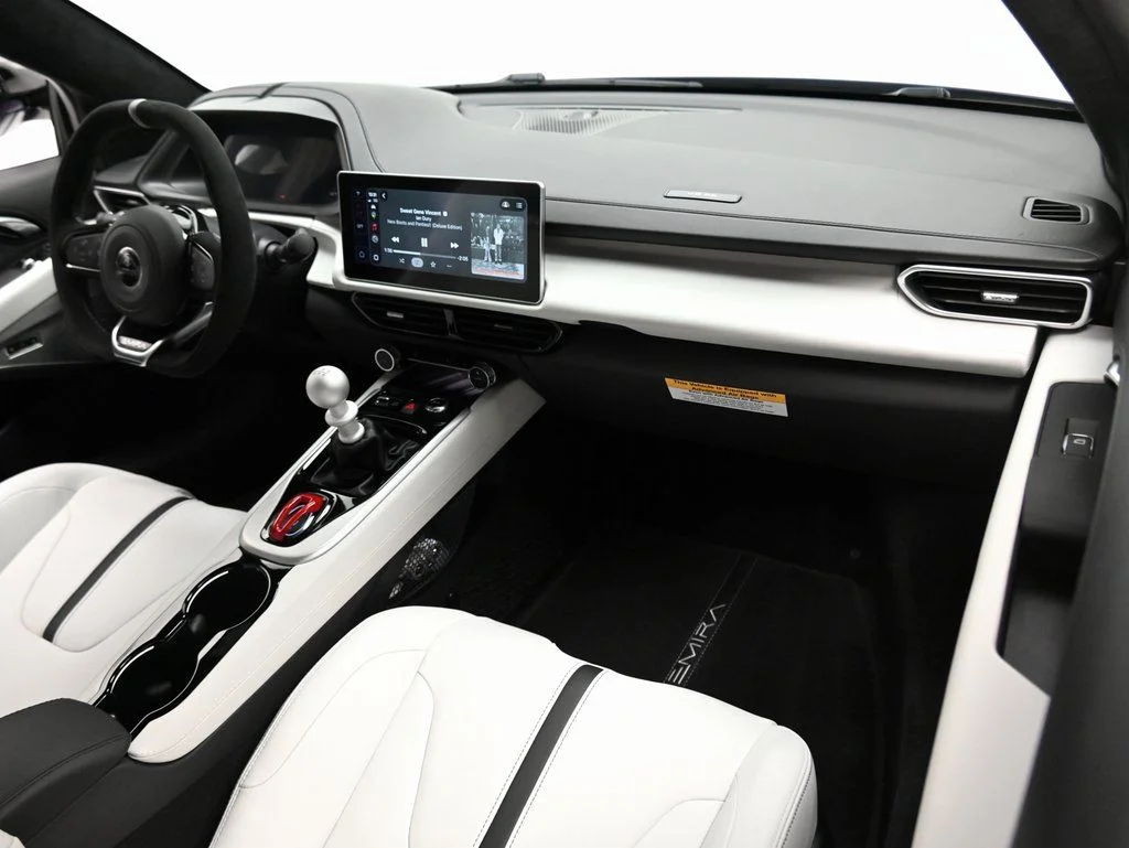 2026 Lotus Emira - Photo 8