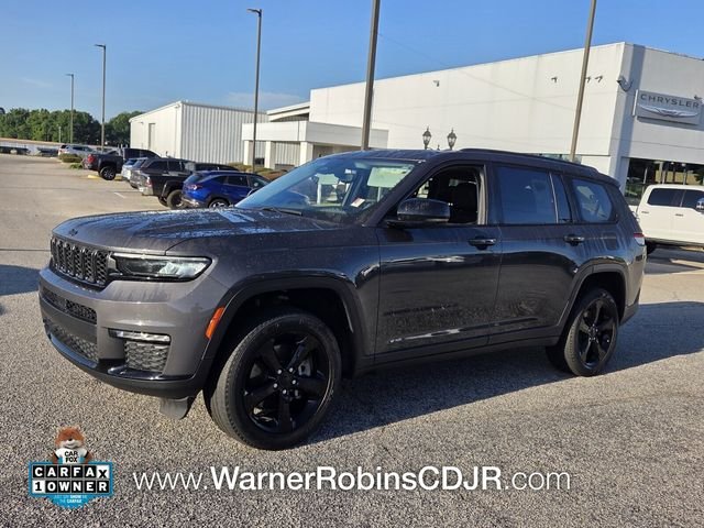Used 2023 Gray Jeep Limited image 3