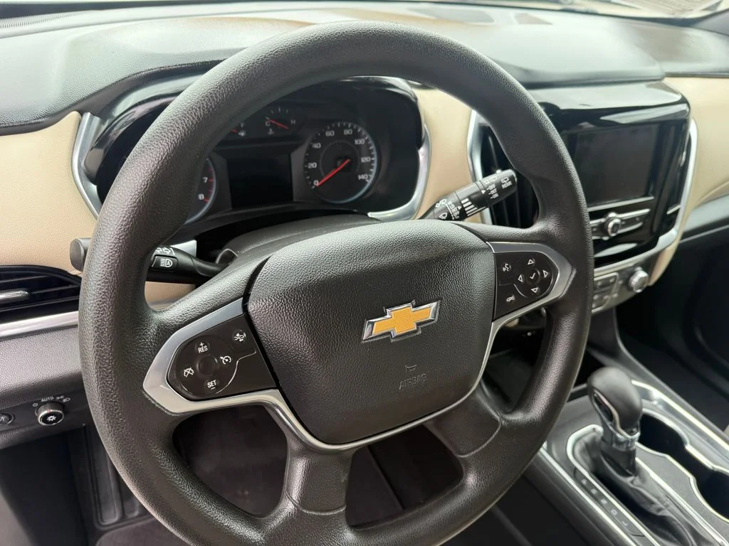 Used 2022 White Chevrolet LS image 28