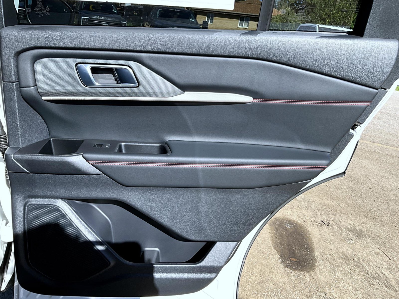 New 2027 Star White Metallic Tri-Coat Ford ST-Line image 20