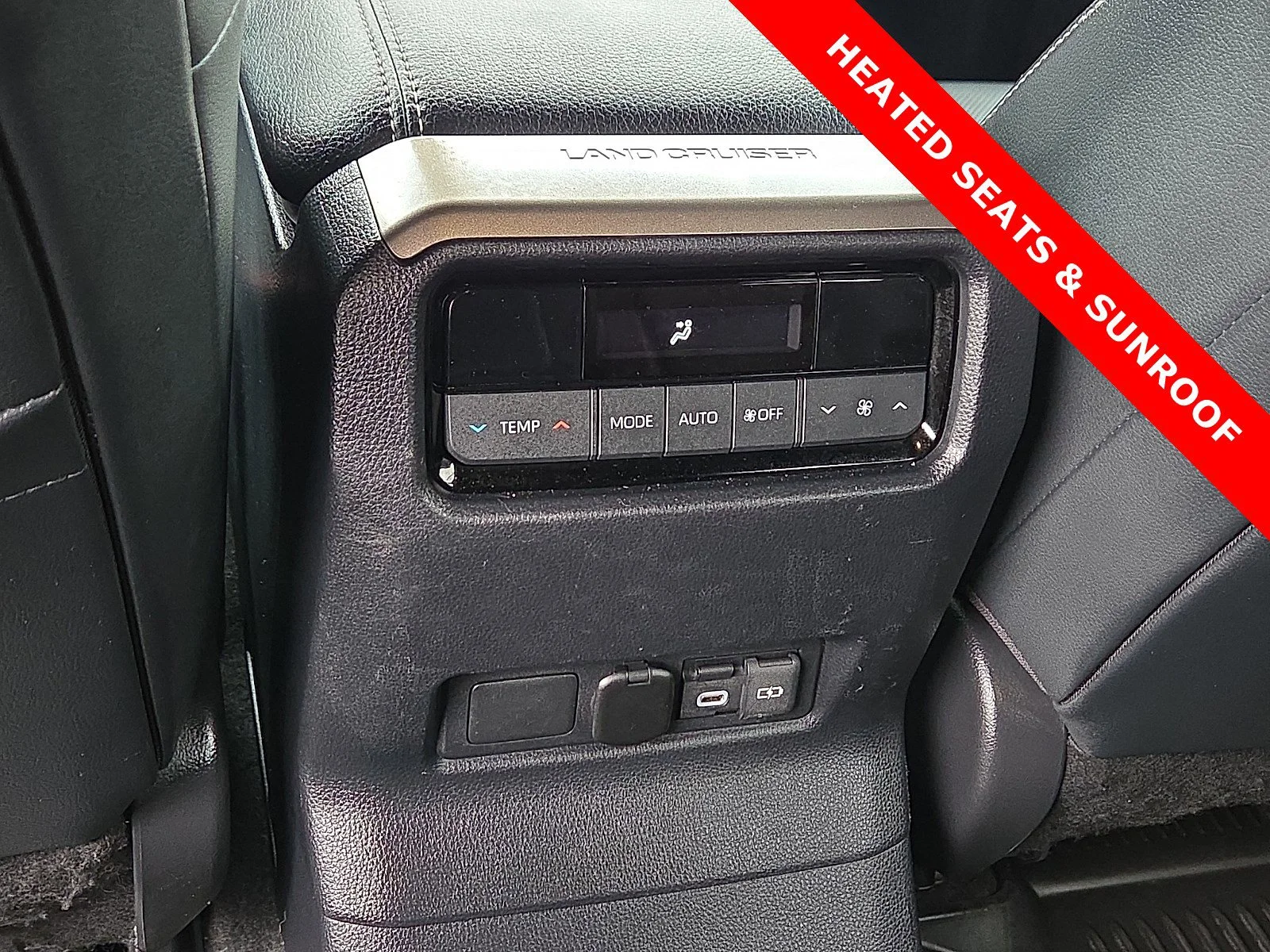 Used 2024 Heritage Blue/Gray Scape Toyota 4DR 4WD image 11