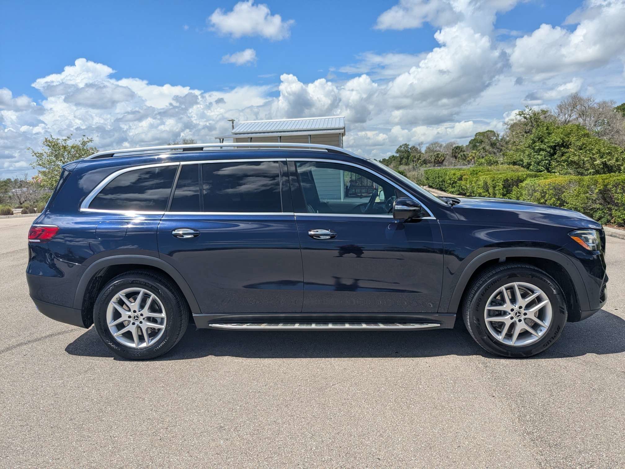 Used 2020 Brilliant Blue Metallic Mercedes-Benz GLS 450 image 4
