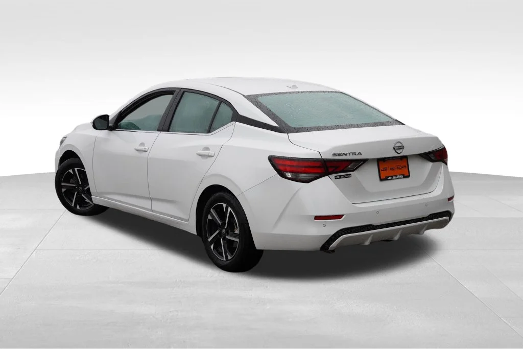 Used 2025 Aspen White Tricoat Nissan SV image 7