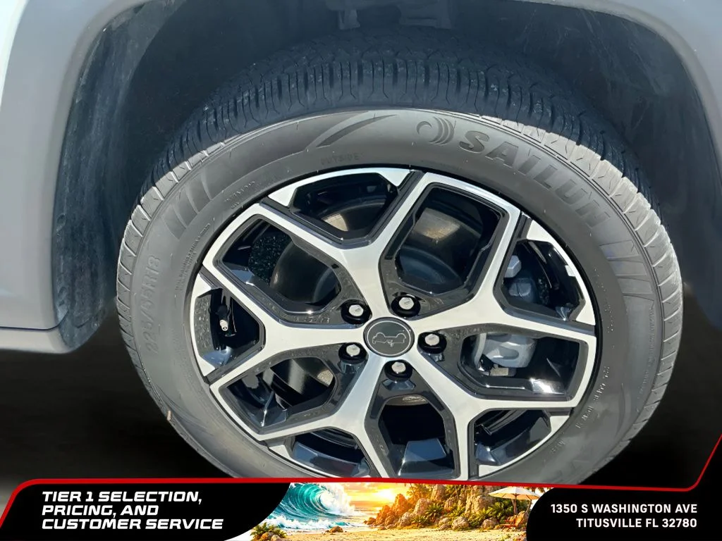 Used 2025 Silver Jeep Limited image 32