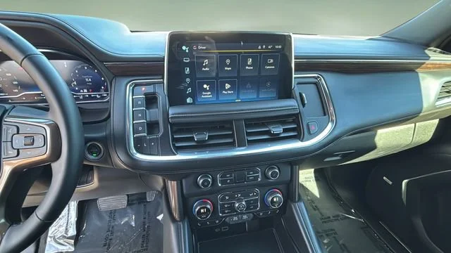 Used 2024 Summit White Chevrolet High Country image 25