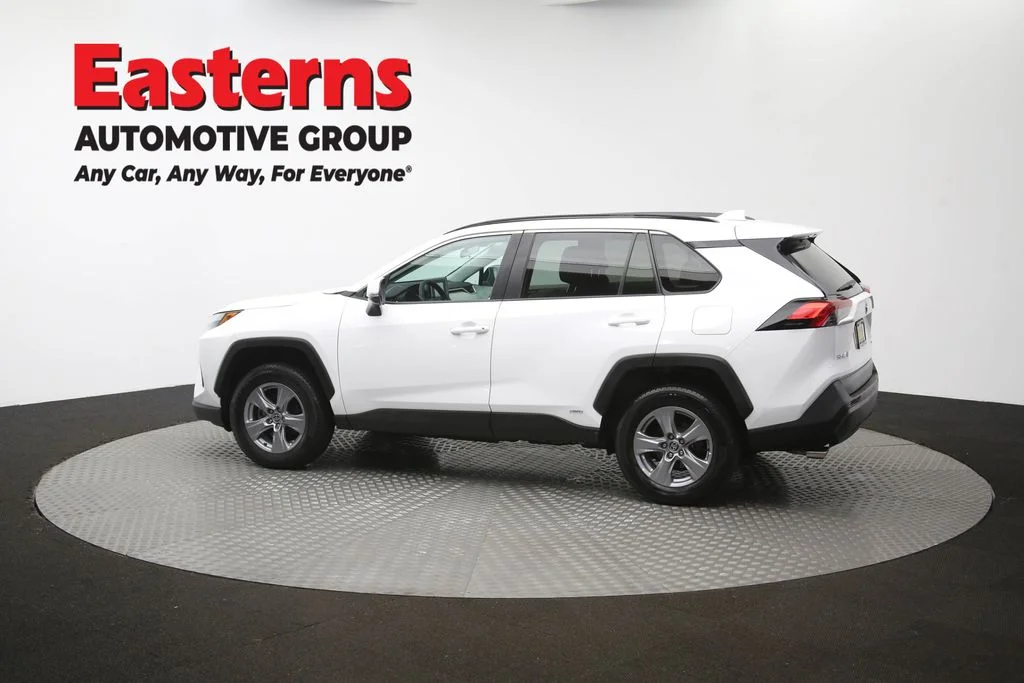 Used 2022 White Toyota XLE image 61