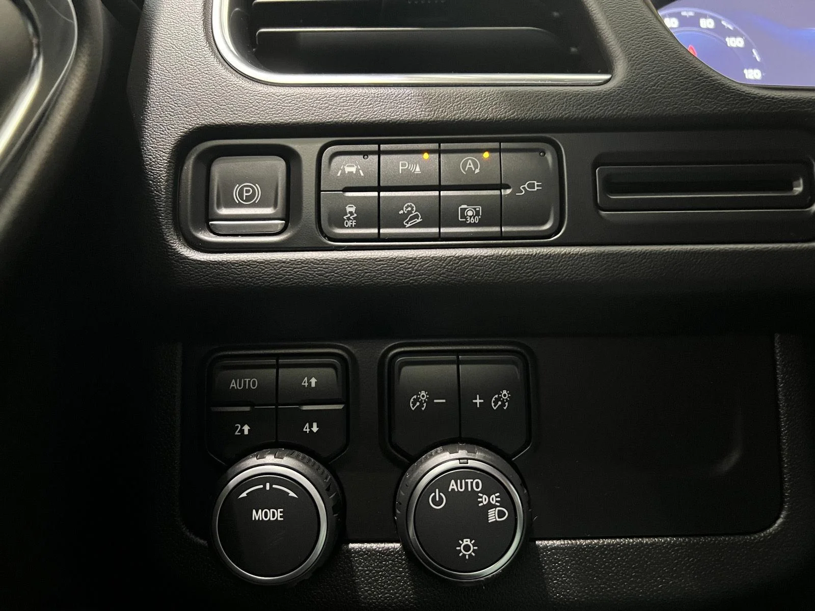 Used 2022 Summit White Chevrolet Z71 image 16