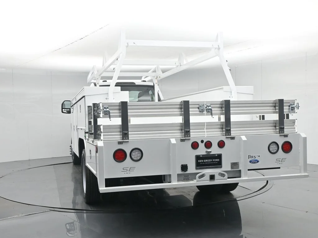 New 2025 Oxford White Ford XL image 58