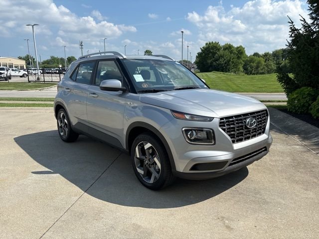 New 2025 Shimmering Silver Hyundai SEL image 33