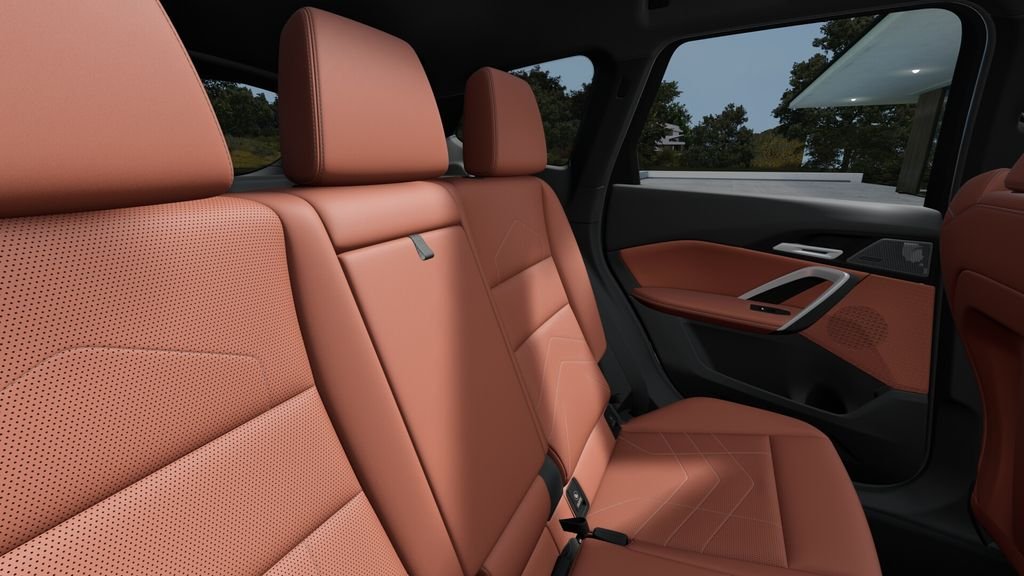 New 2026 Mineral White Metallic BMW xDrive28i image 36