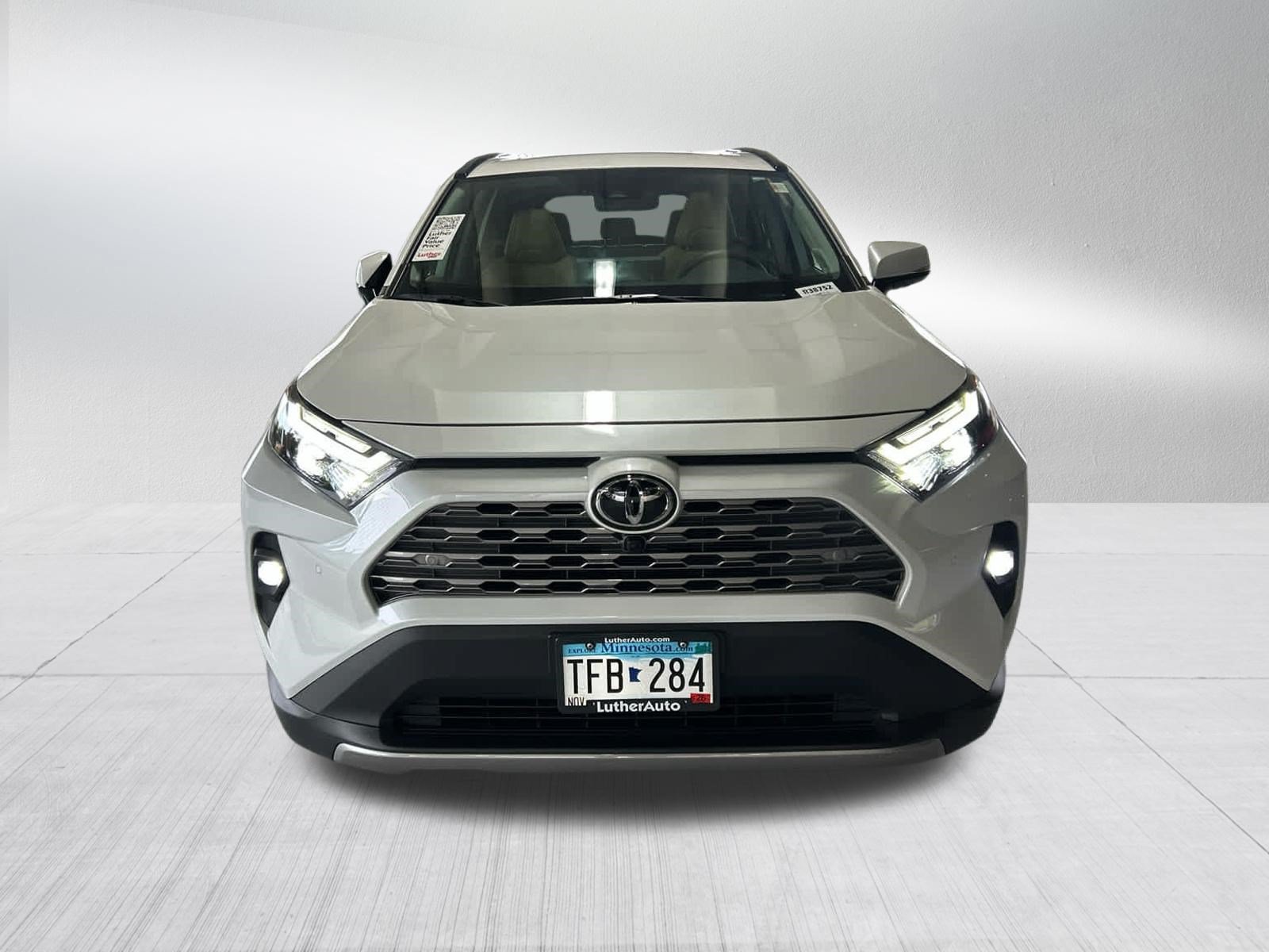 Certified Used 2025 Wind Chill Pearl Toyota Limited image 11