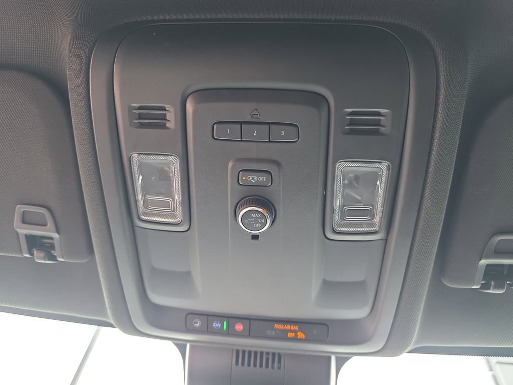 Used 2023 Black Chevrolet RST image 28