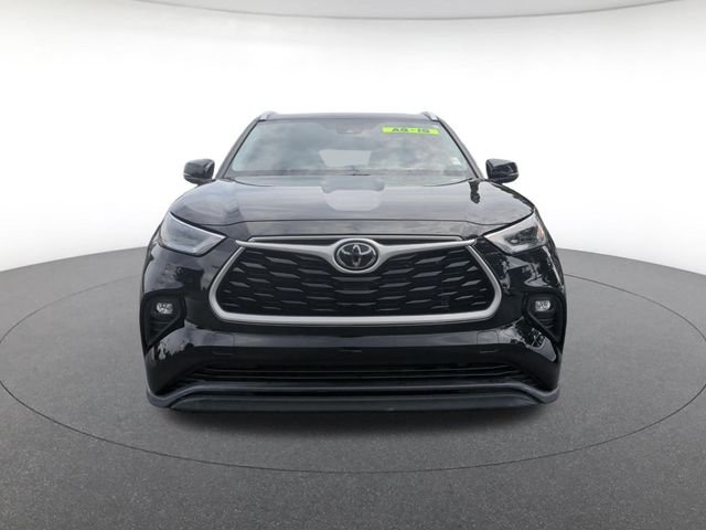 Used 2022 Black Toyota XLE image 8
