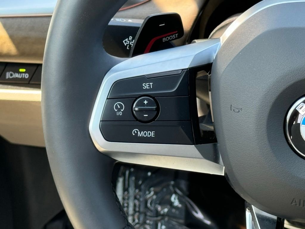 Used 2025  BMW xDrive28i image 27