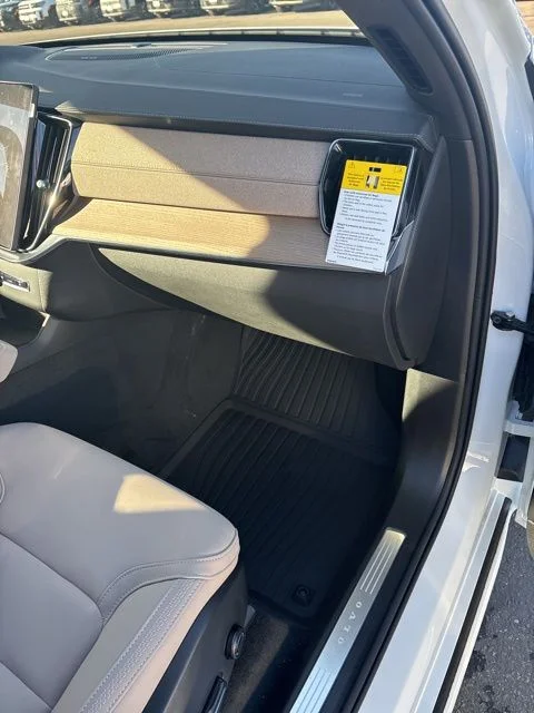 2026 Volvo XC90 Plus - Photo 36