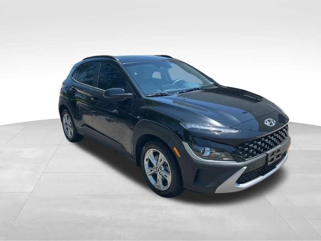 Used 2023 Black Hyundai SEL image 10