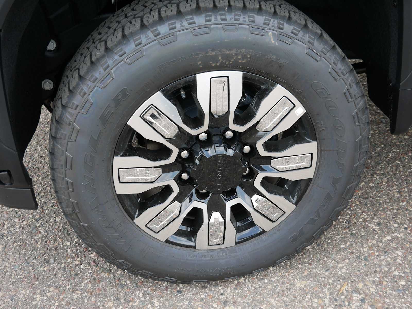 2026 GMC Sierra 3500HD Denali - Photo 9