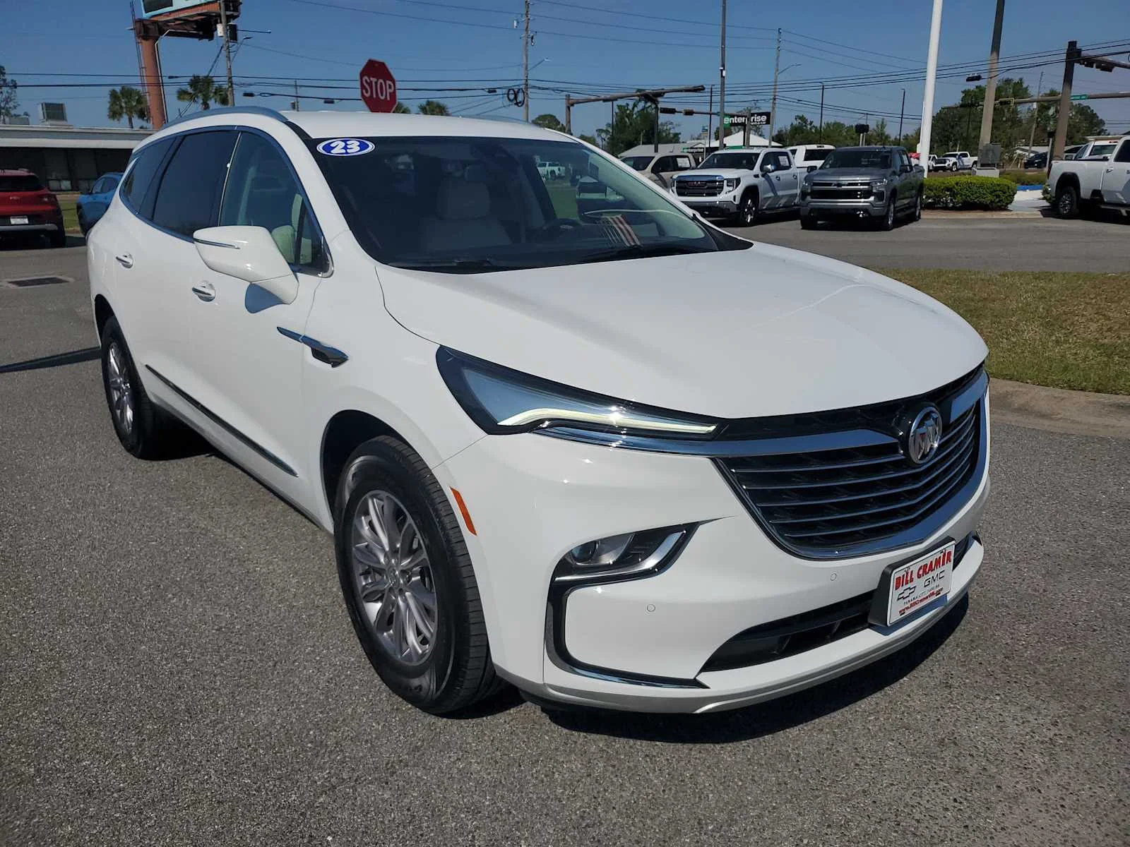 Used 2023 Summit White Buick Essence image 8