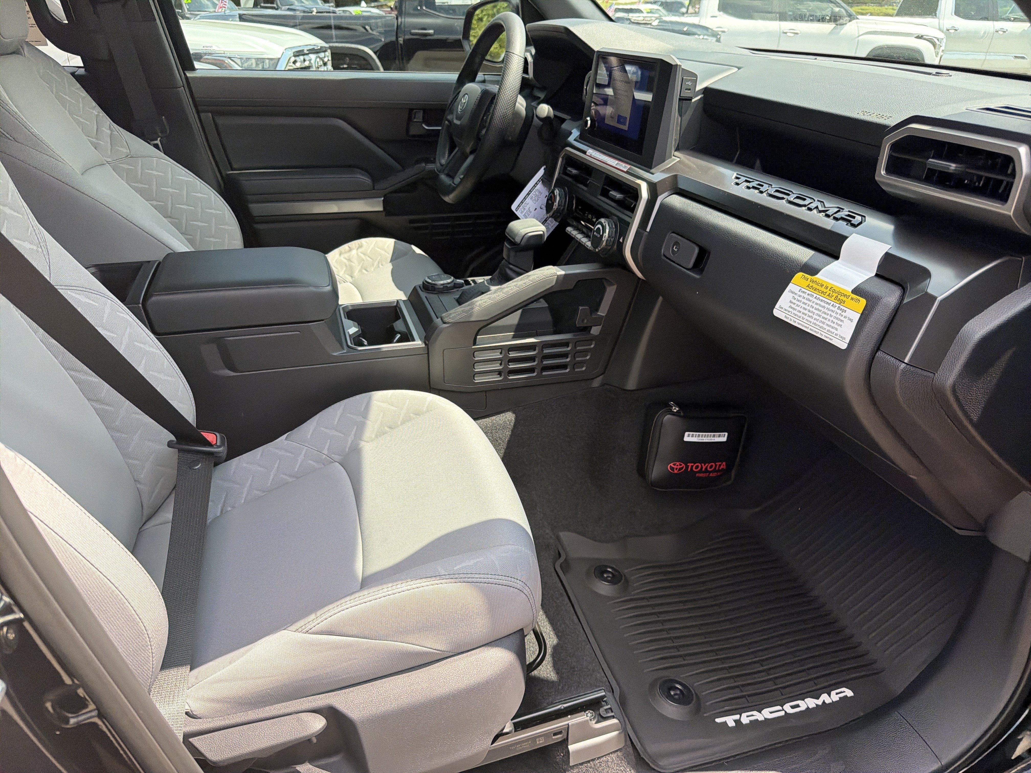 2026 Toyota Tacoma SR5 - Photo 13