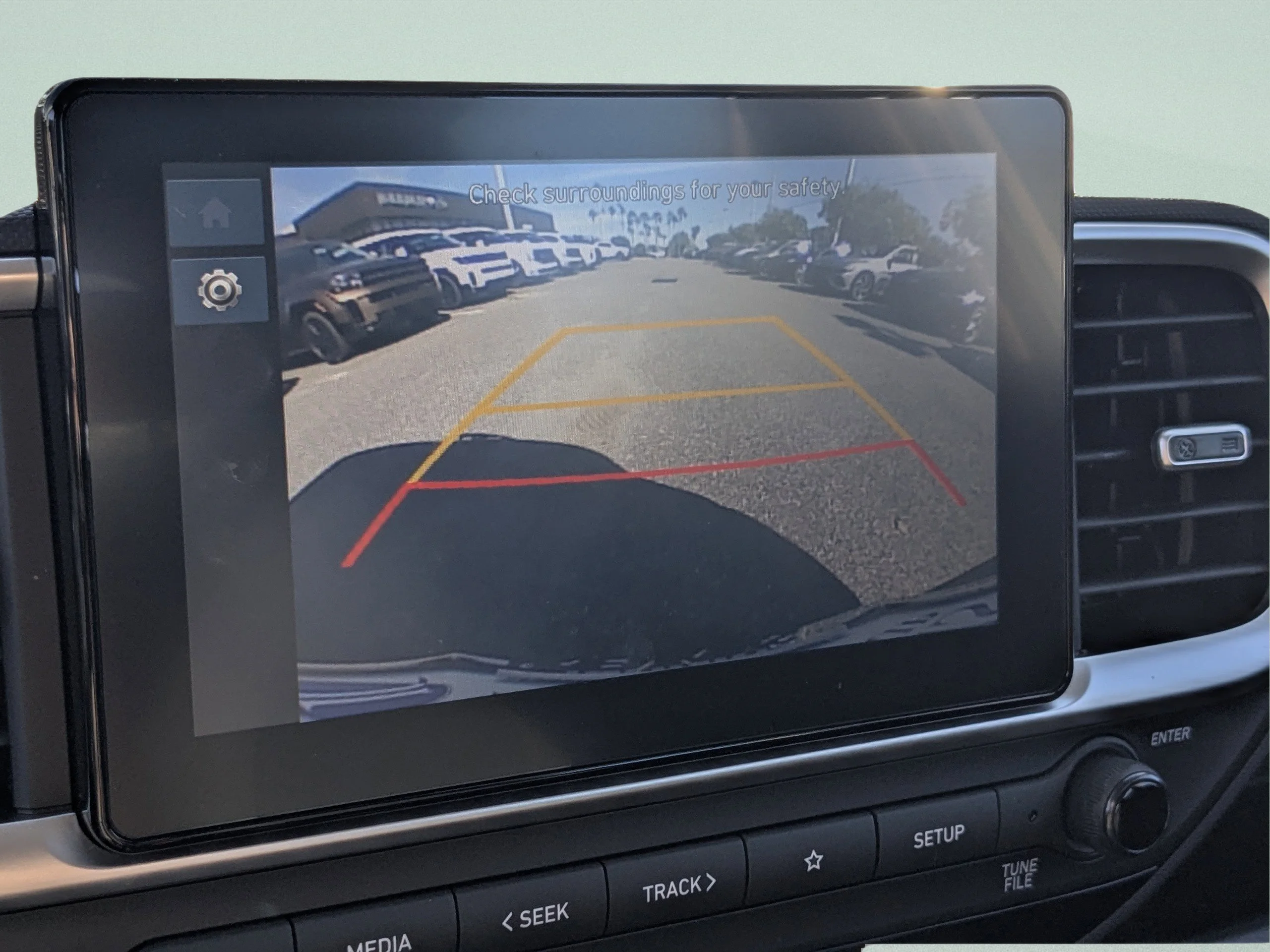 Used 2025 Lunar White Hyundai SEL image 18