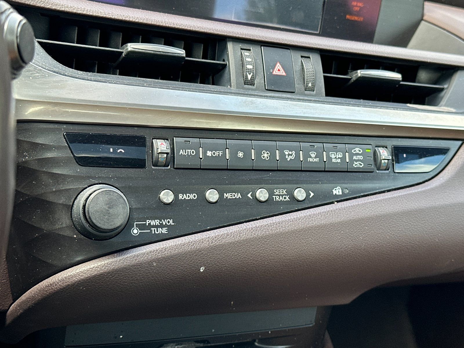 Used 2020 White Lexus 350 image 19