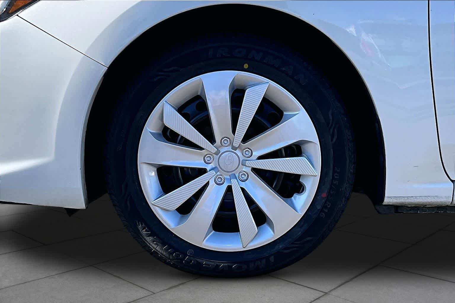 Used 2023 Crystal White Pearl Subaru  image 11