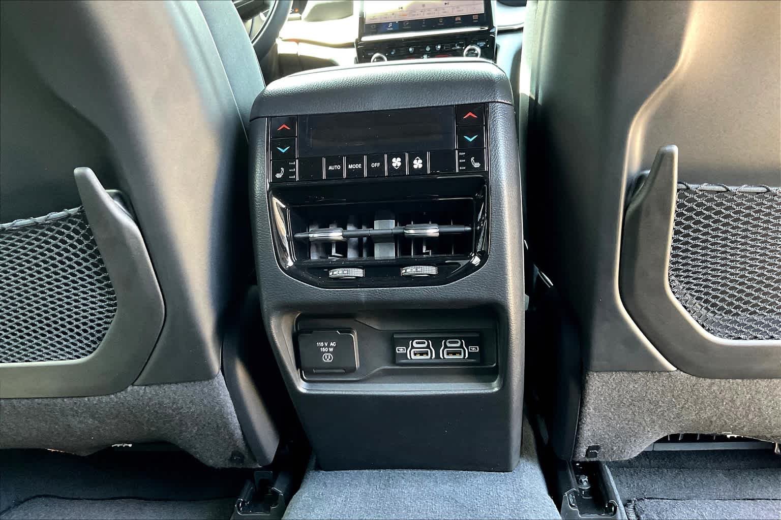 2023 Jeep Grand Cherokee Overland 4xe - Photo 16