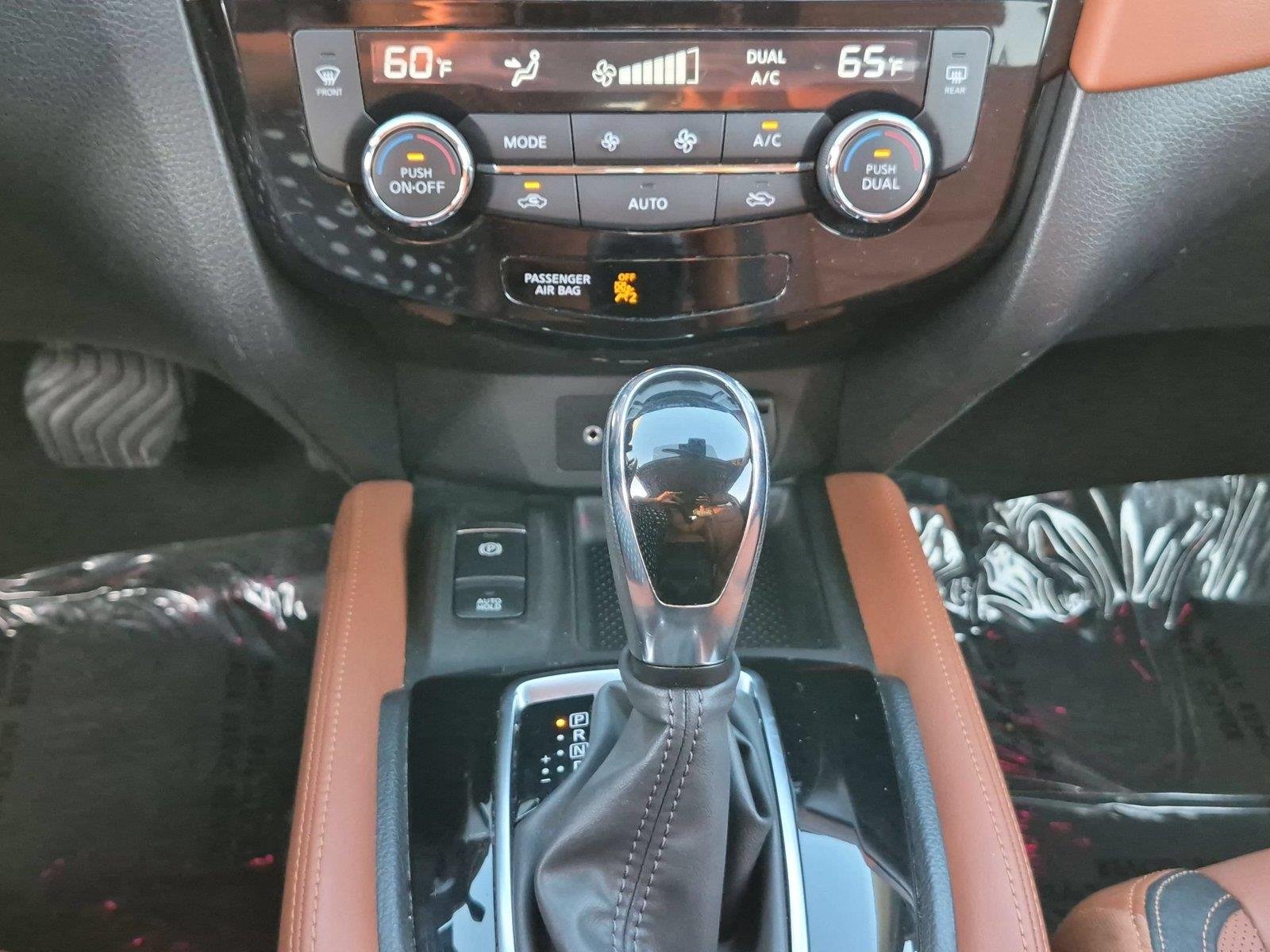 Used 2018 Magnetic Black Nissan SL image 28