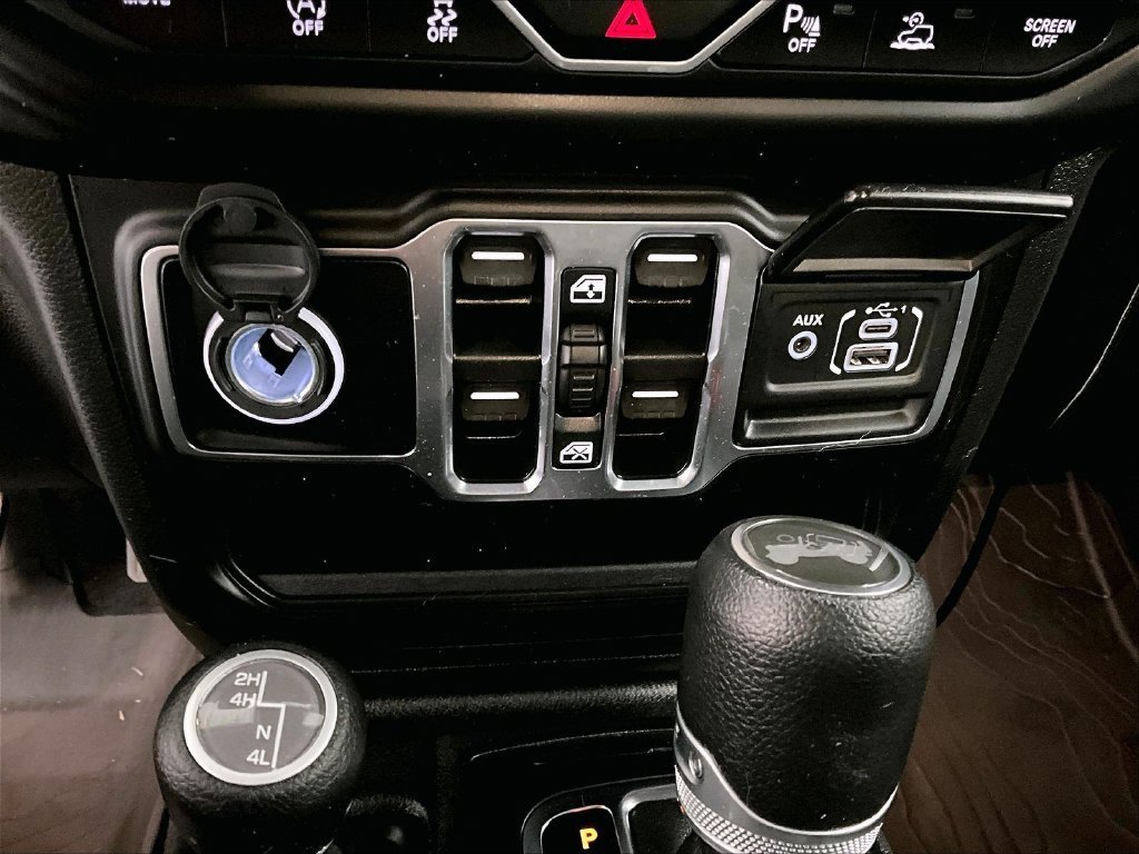 Used 2023 White Jeep Sahara image 26