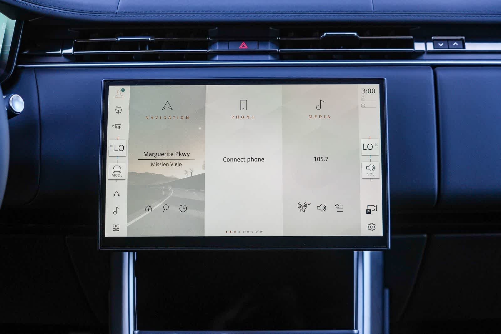 New 2026 Santorini Black Land Rover SE image 13