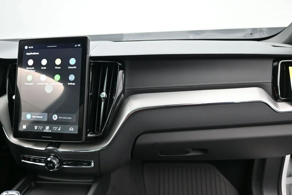 New 2026 Crystal White Volvo T8 Ultra Black Edition image 21