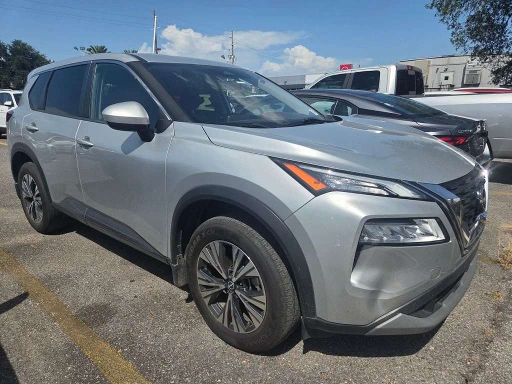 Used 2023 Silver Nissan SV image 3